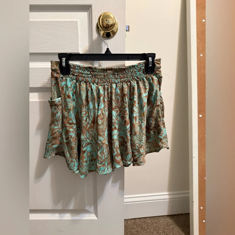 Two Piece Set - Picture 7 of 8